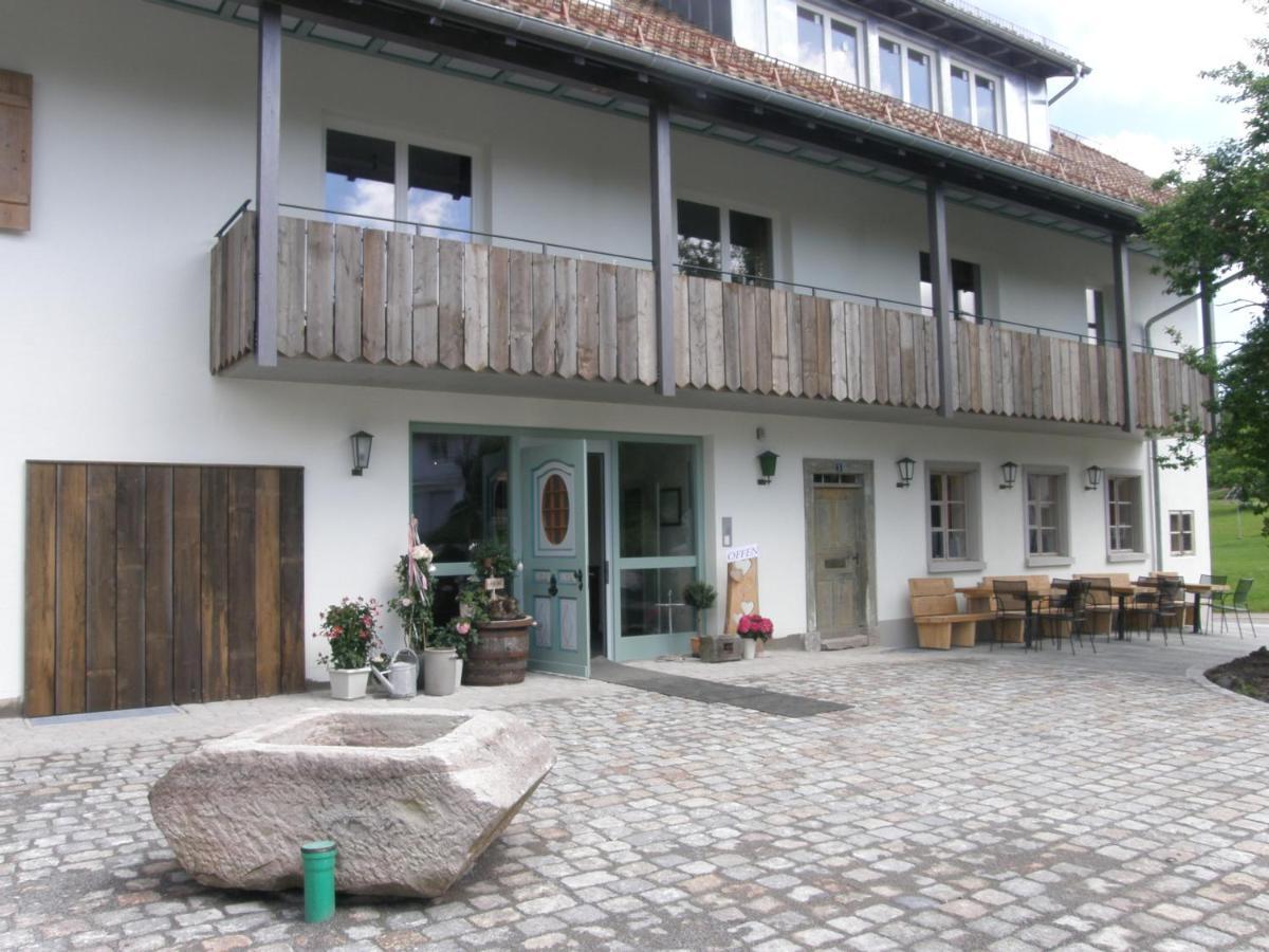 Отель Gret-Stube Weilheim Экстерьер фото